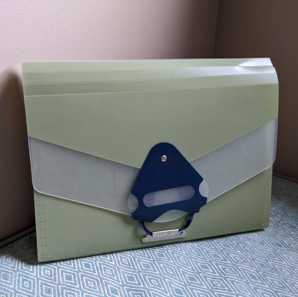 Globe Weis Plastic Accordion File Folder - Picture 1 of 7